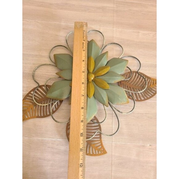 Green Metal Flower Wall Art – 12" Decorative Floral Accent with Leaves & Swirls - Picture 4 of 5